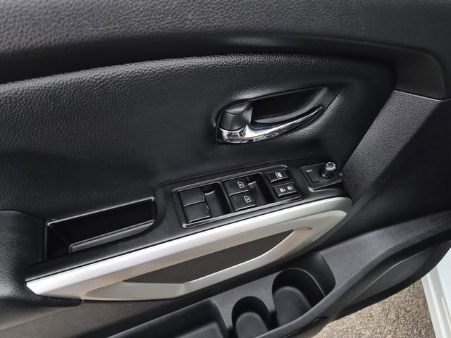 Used 2024 Nissan Titan SV w/ SV Convenience Package image 16