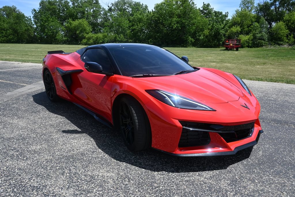 Used 2026 Chevrolet Corvette Z06 w/ Stealth Interior Trim Package RWD image 7