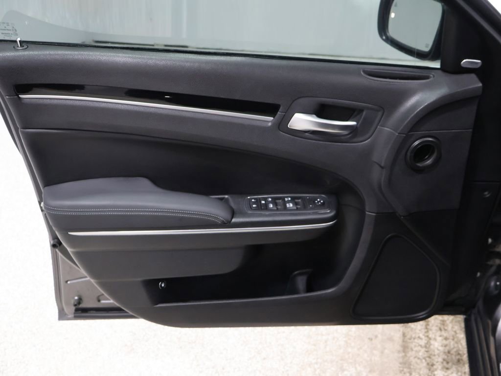 Certified 2018 Chrysler 300 S w/ 300S Premium Group image 14