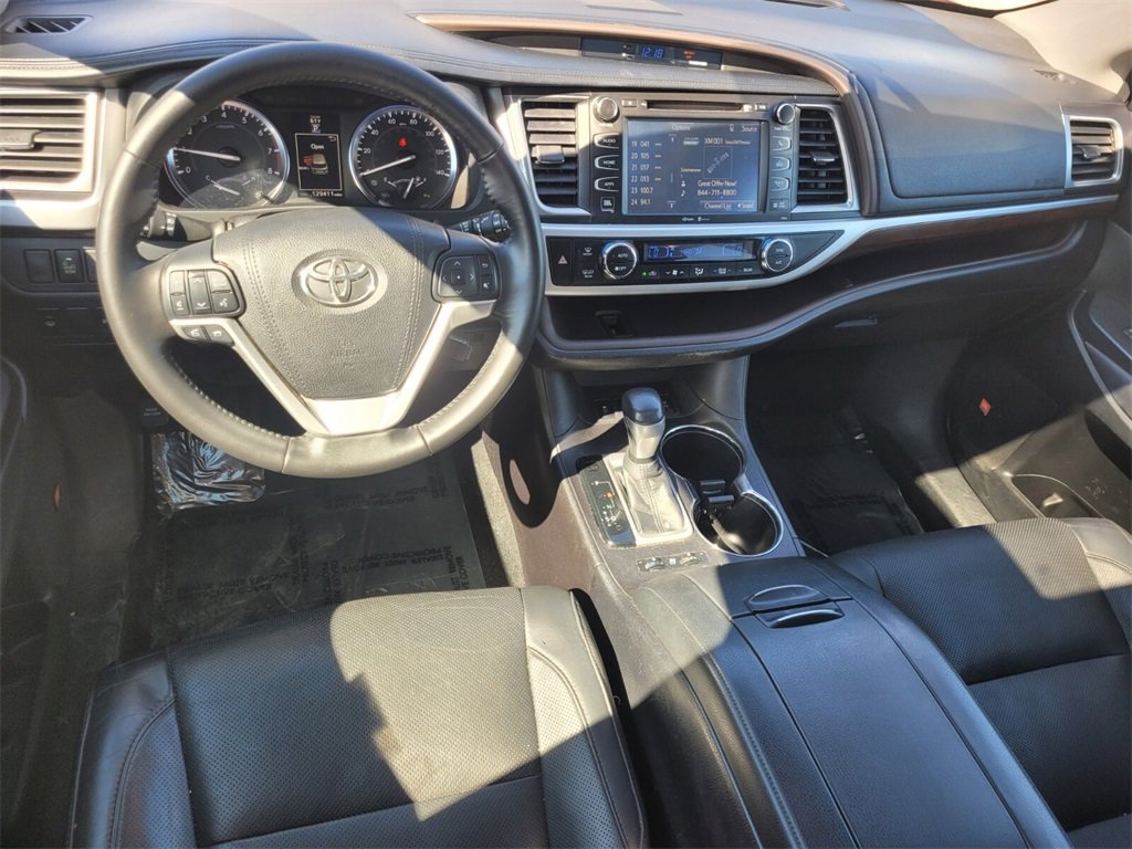 Used 2015 Toyota Highlander Limited image 9
