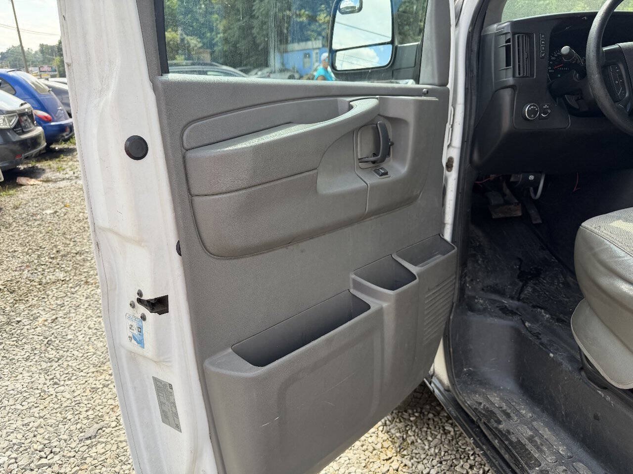 Used 2013 Chevrolet Express 3500 Extended RWD image 11