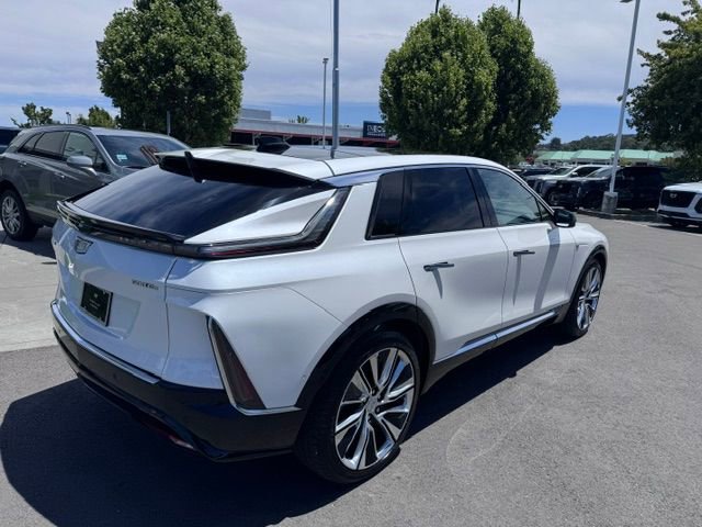 Certified 2025 Cadillac Lyriq Luxury w/ LPO, Floor Liner Package AWD/4WD image 6