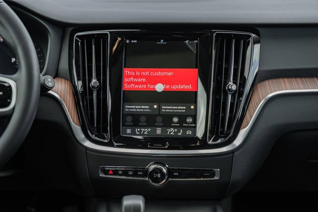 New 2026 Volvo V60 B5 Cross Country Plus w/ Protection Package Premier image 22