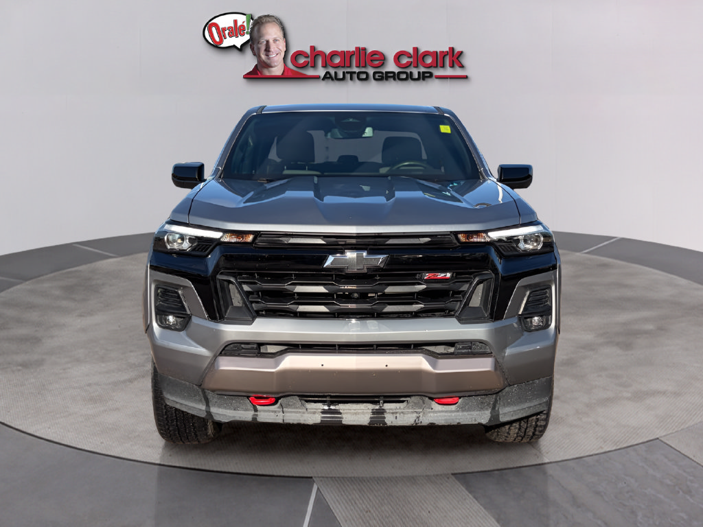 Used 2024 Chevrolet Colorado Z71 w/ Z71 Convenience Package 2 AWD/4WD image 8