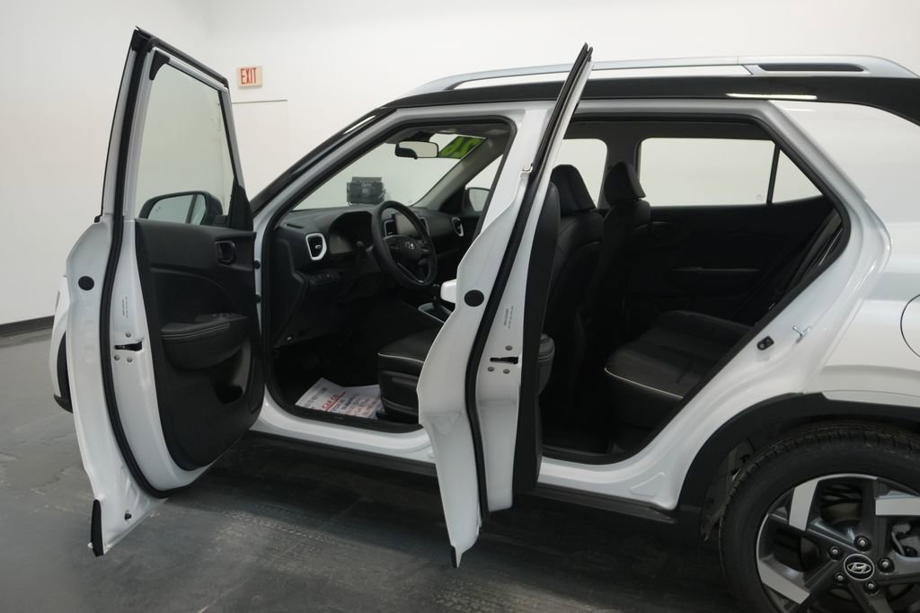 New 2026 Hyundai Venue SEL image 17