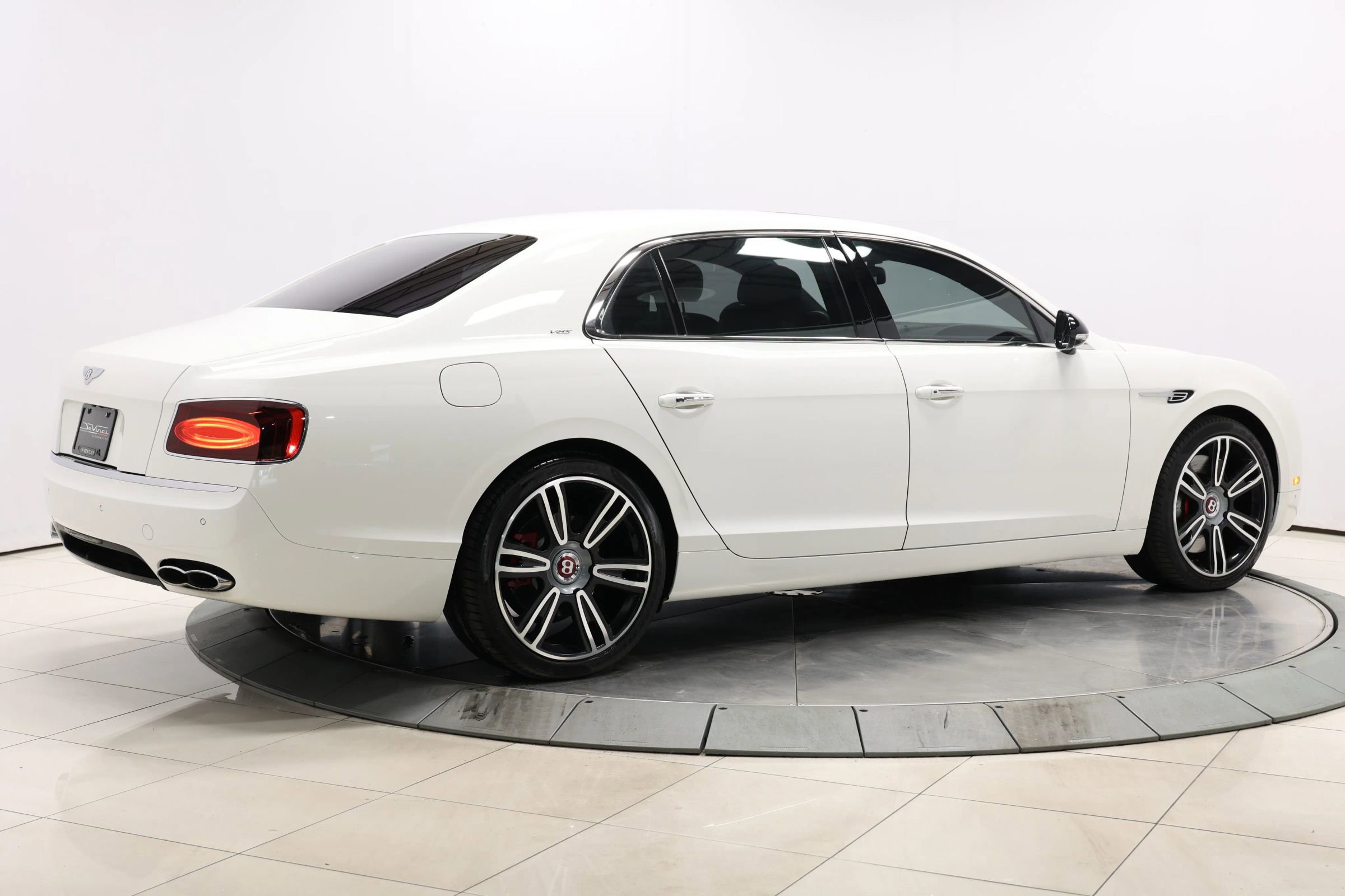 Used 2017 Bentley Flying Spur S V8 AWD/4WD image 4