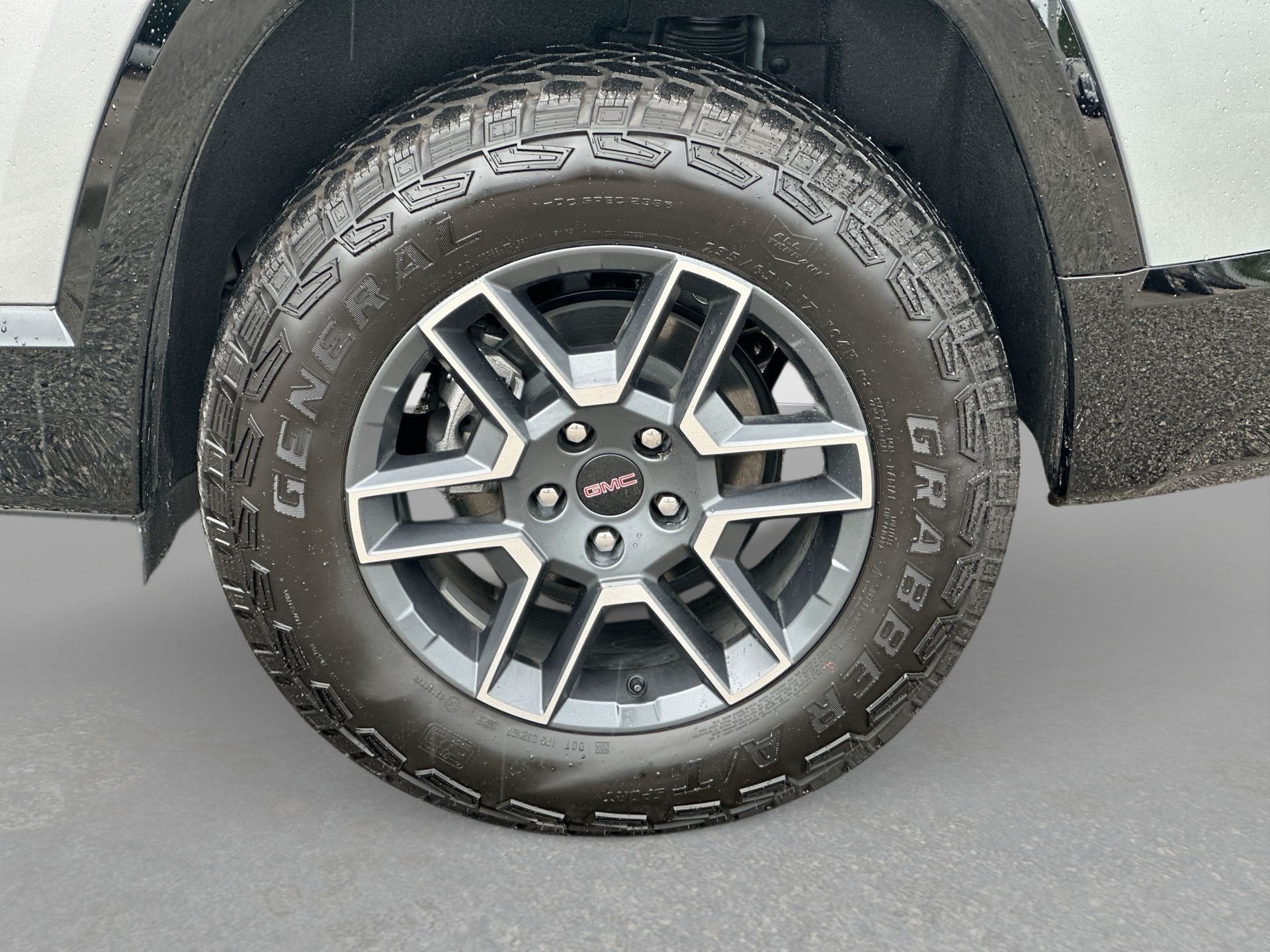 Certified 2026 GMC Terrain AT4 w/ Convenience Package III AWD/4WD image 32