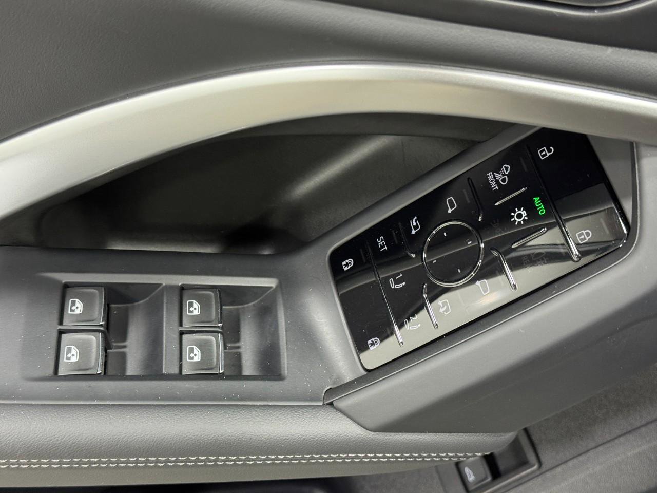 Used 2025 Audi Q5 Premium Plus w/ Premium Plus image 24