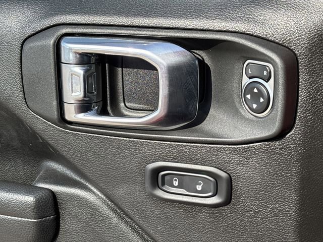 Used 2025 Jeep Wrangler Unlimited Rubicon image 24