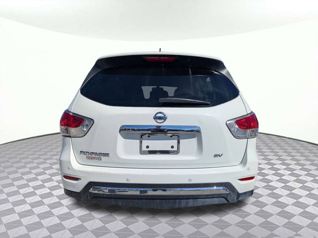 Used 2016 Nissan Pathfinder SV image 3