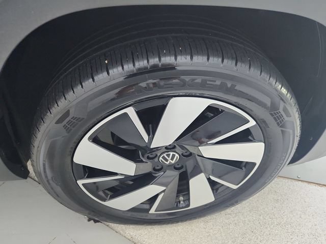 Used 2026 Volkswagen Atlas Cross Sport SE FWD image 35