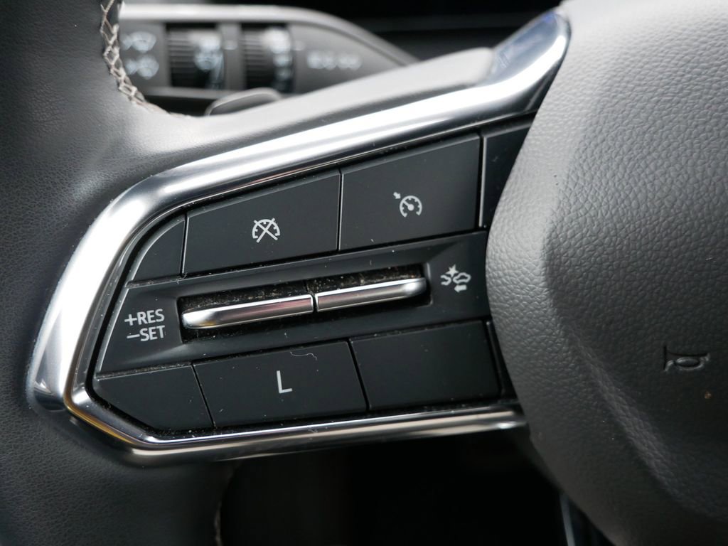 Used 2024 Chevrolet Traverse LT image 22