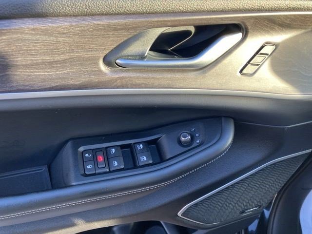 Used 2023 Jeep Grand Cherokee L Limited image 7