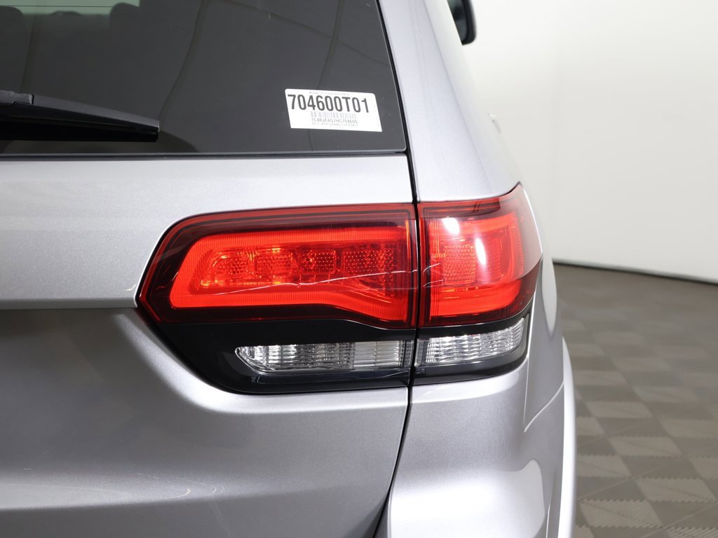 Used 2017 Jeep Grand Cherokee Altitude image 15