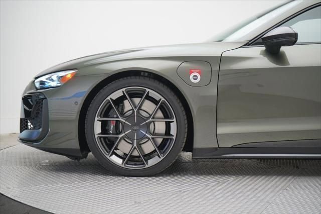 New 2026 Audi RS e-tron GT performance image 2