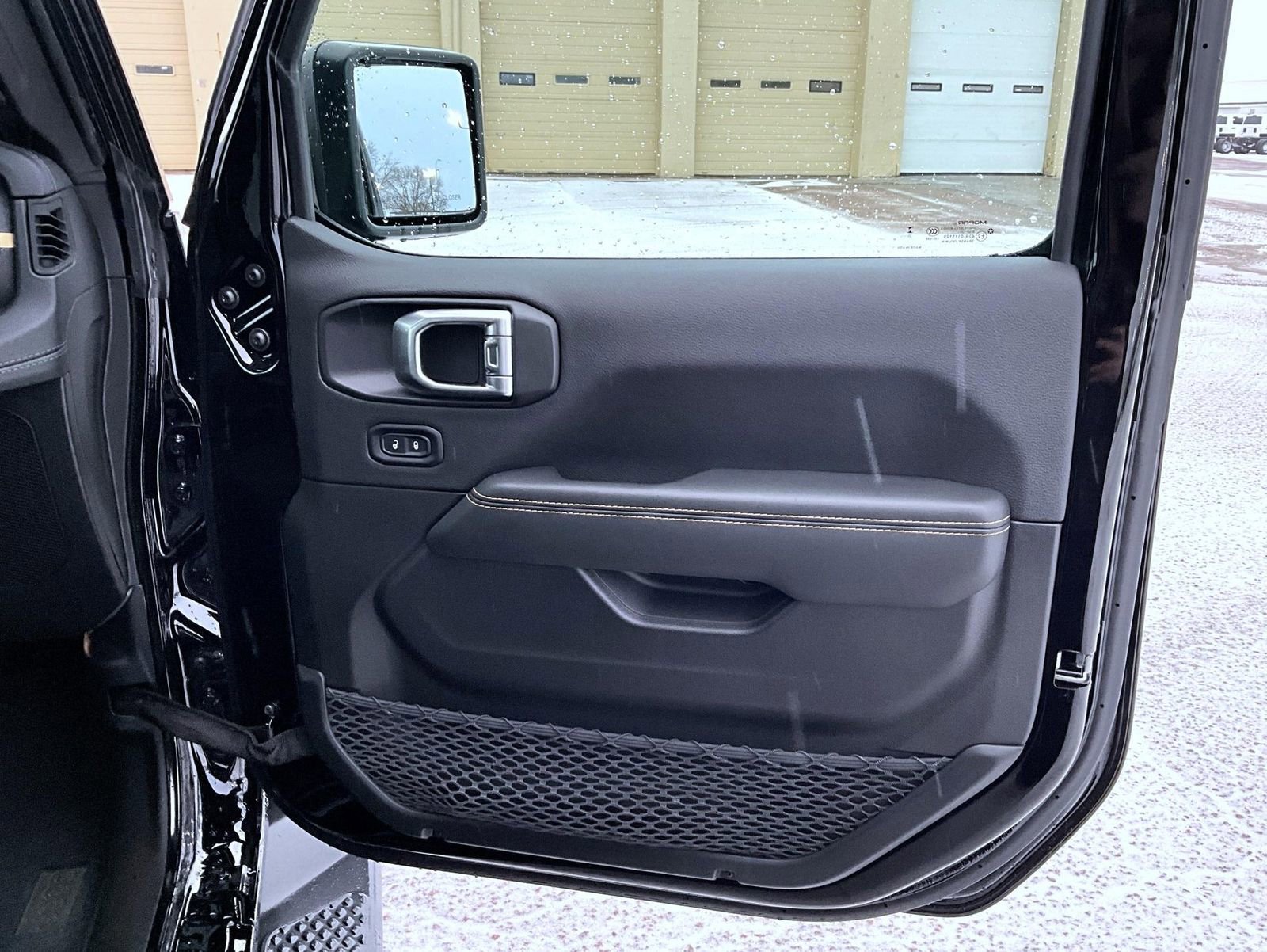 Certified 2025 Jeep Gladiator Sport image 17