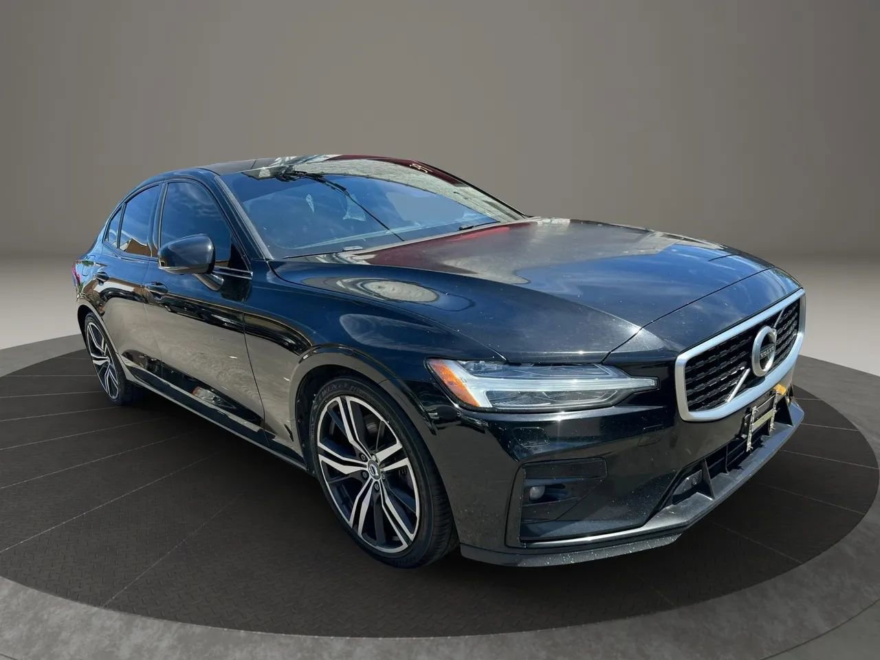 Used 2019 Volvo S60 T6 R-Design AWD/4WD image 3