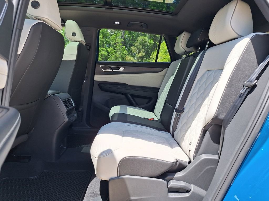 New 2025 Volkswagen Atlas Cross Sport SEL Premium R-Line image 11
