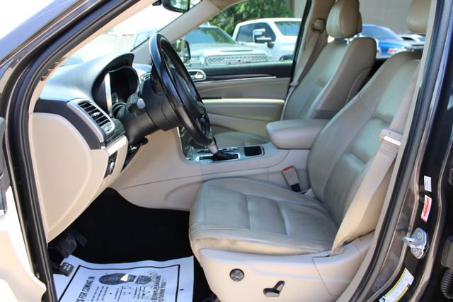 Used 2020 Jeep Grand Cherokee Limited RWD image 15