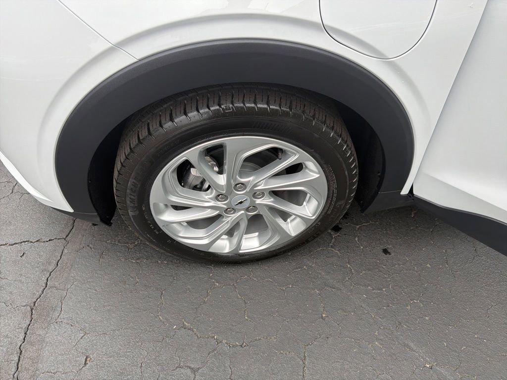 New 2027 Chevrolet Bolt LT FWD image 14