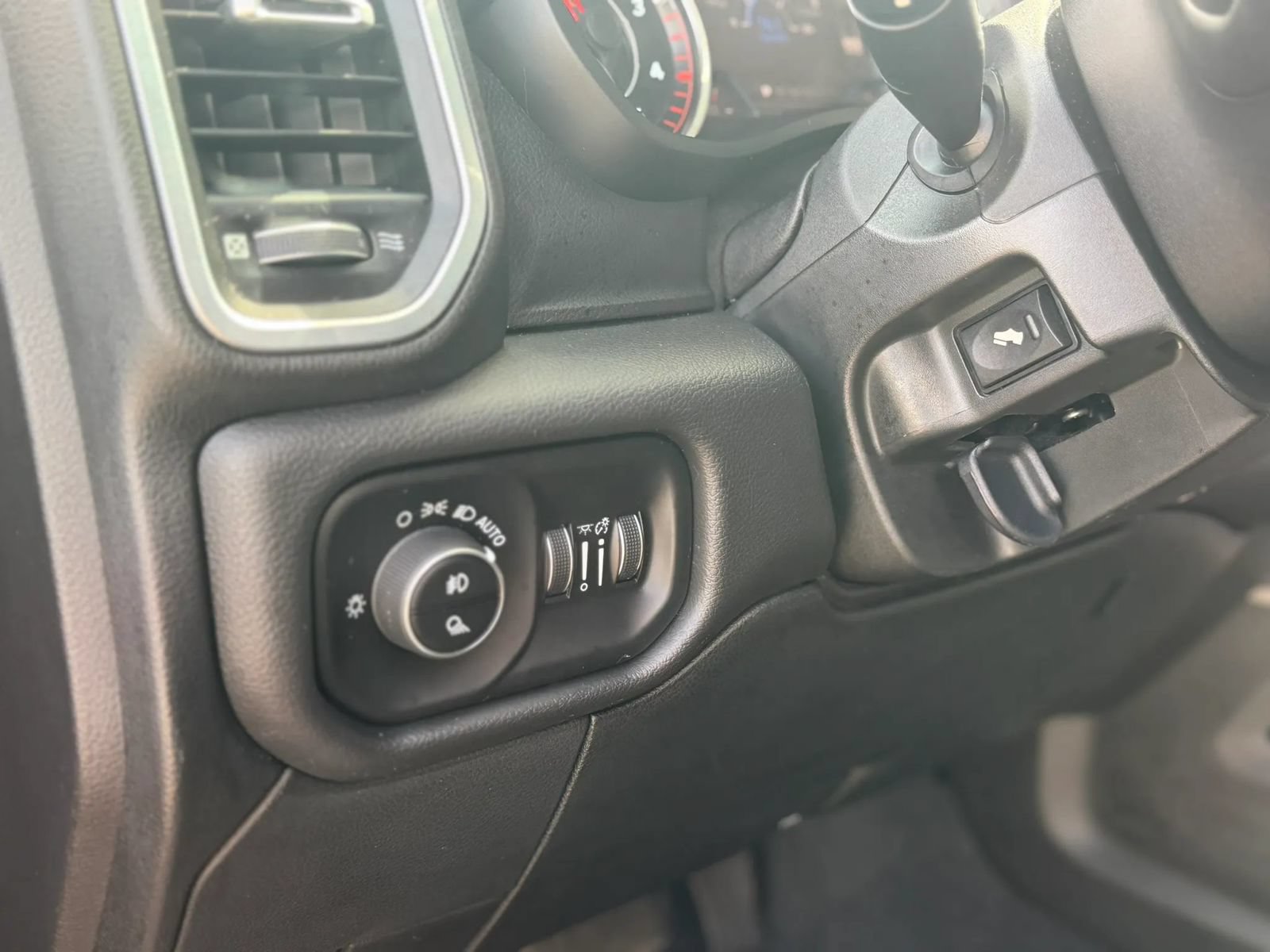 Used 2020 RAM 2500 Laramie w/ Night Edition AWD/4WD image 42