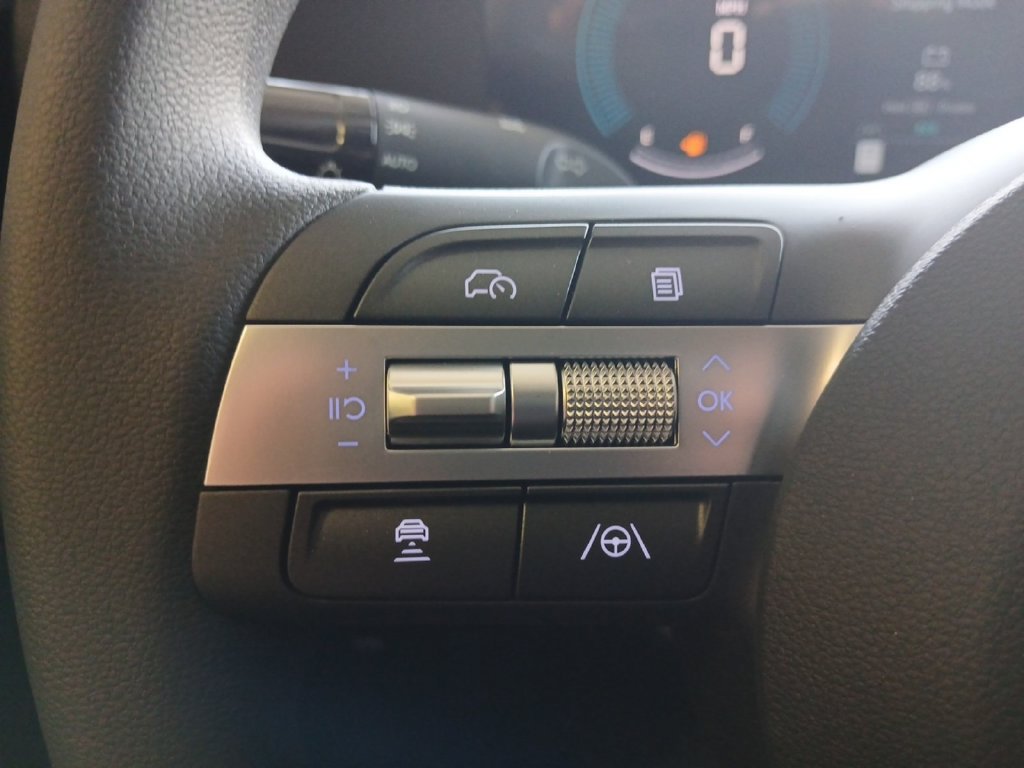 New 2027 Hyundai Kona SE FWD image 17
