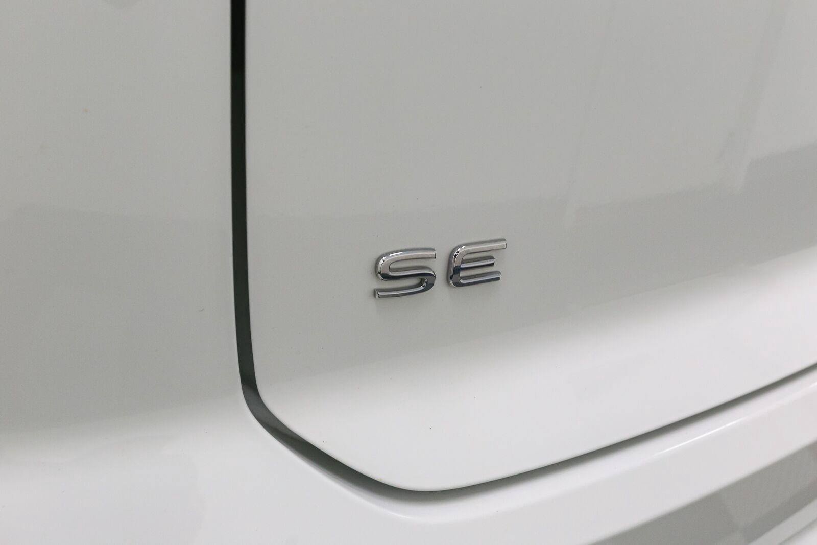 Certified 2022 Volkswagen Atlas Cross Sport SE AWD/4WD image 12