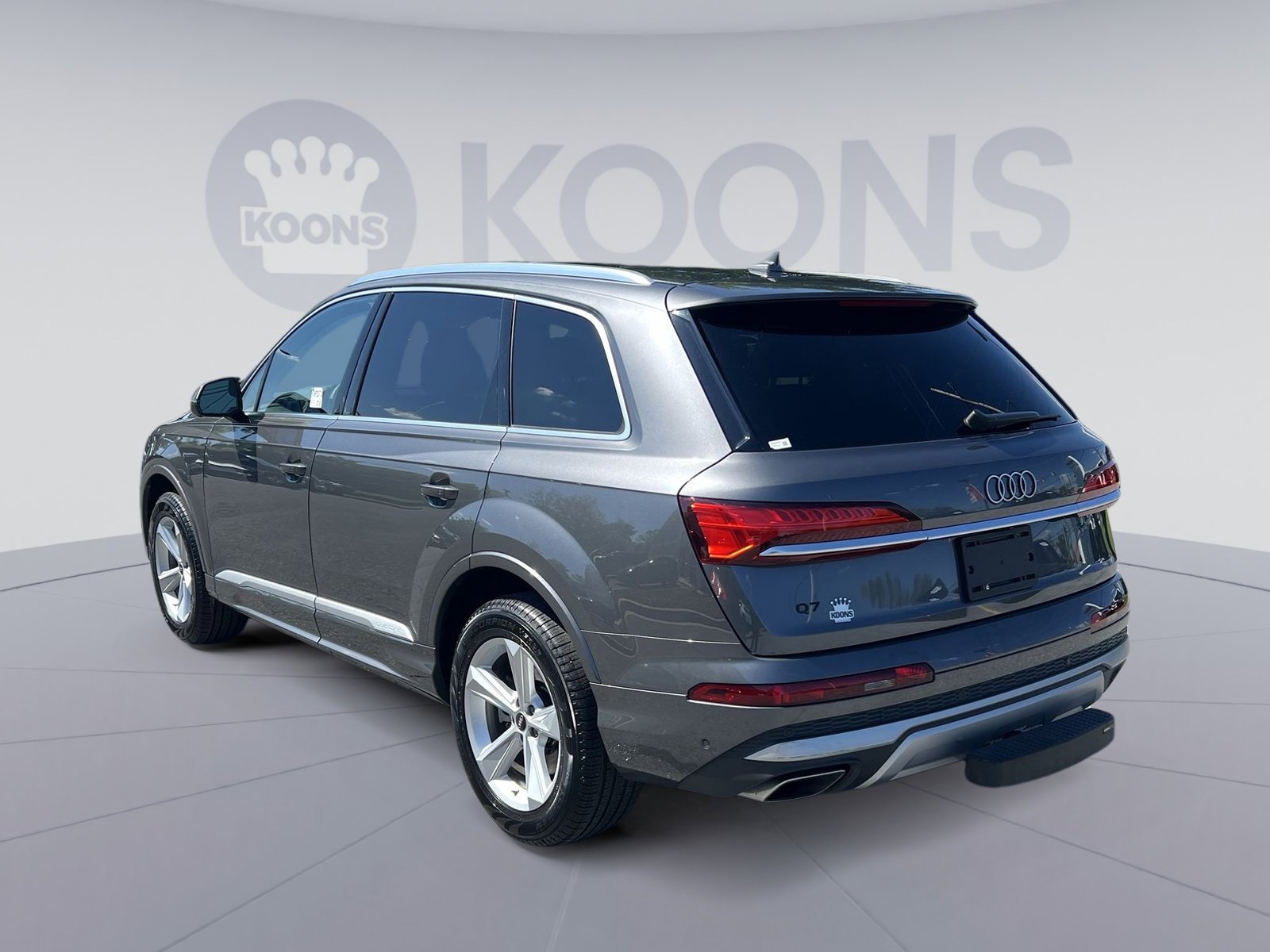 Used 2025 Audi Q7 2.0T Premium w/ Convenience Package AWD/4WD image 4