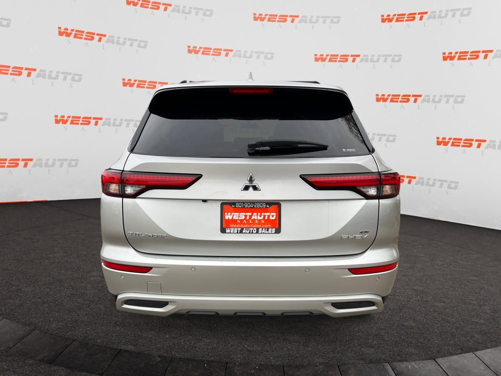Used 2023 Mitsubishi Outlander SE AWD/4WD image 4