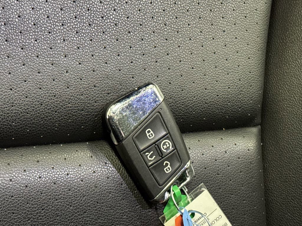 Used 2021 Volkswagen Atlas SEL image 29