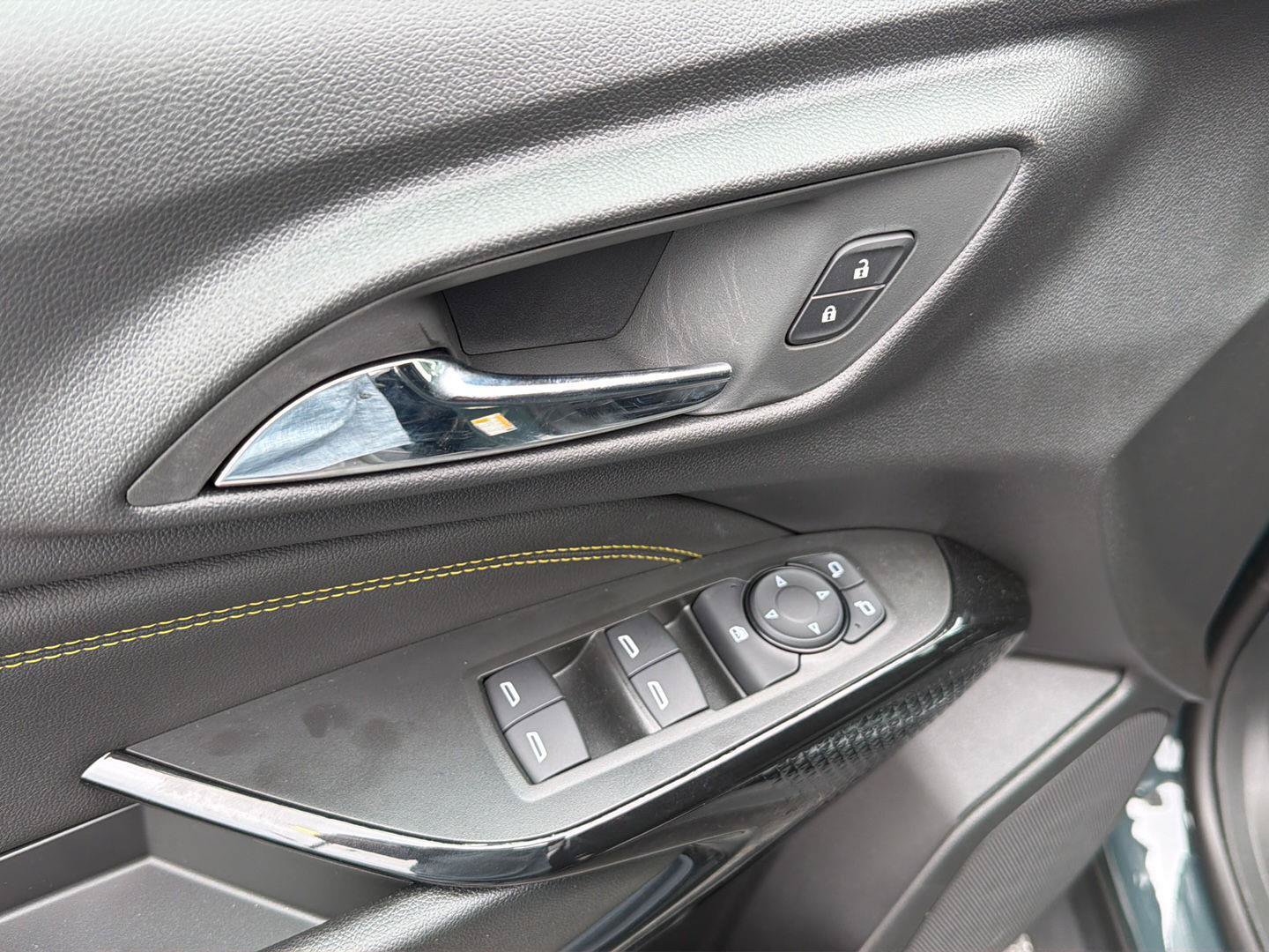 New 2026 Chevrolet Trax LT w/ Midnight Edition FWD image 30
