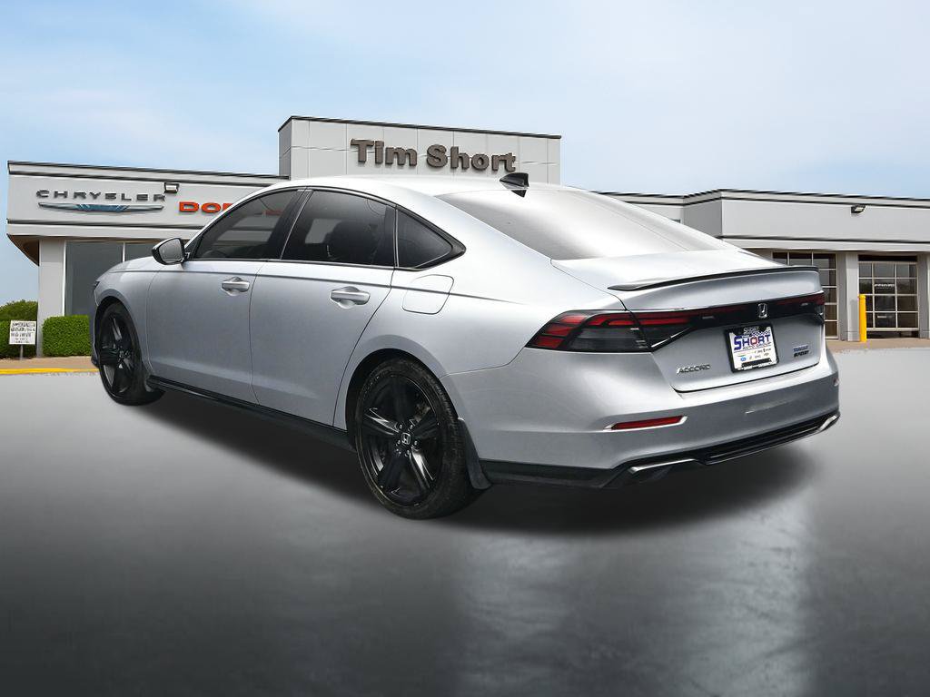 Used 2025 Honda Accord Sport image 3