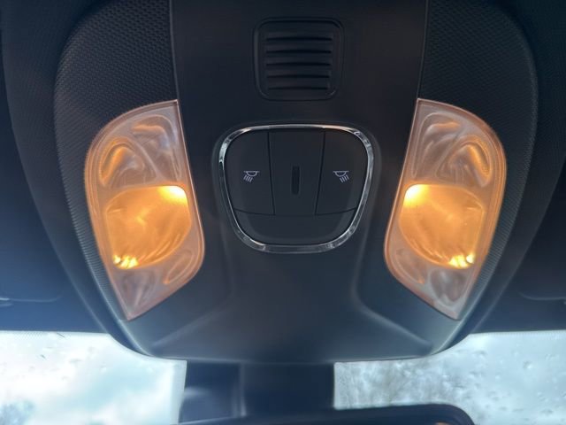 Used 2025 Jeep Compass Latitude image 24