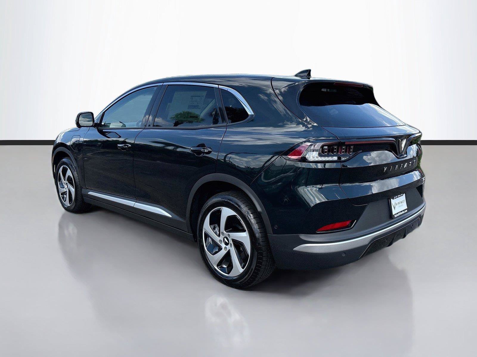 New 2027 VinFast VF 8 Eco AWD/4WD image 5