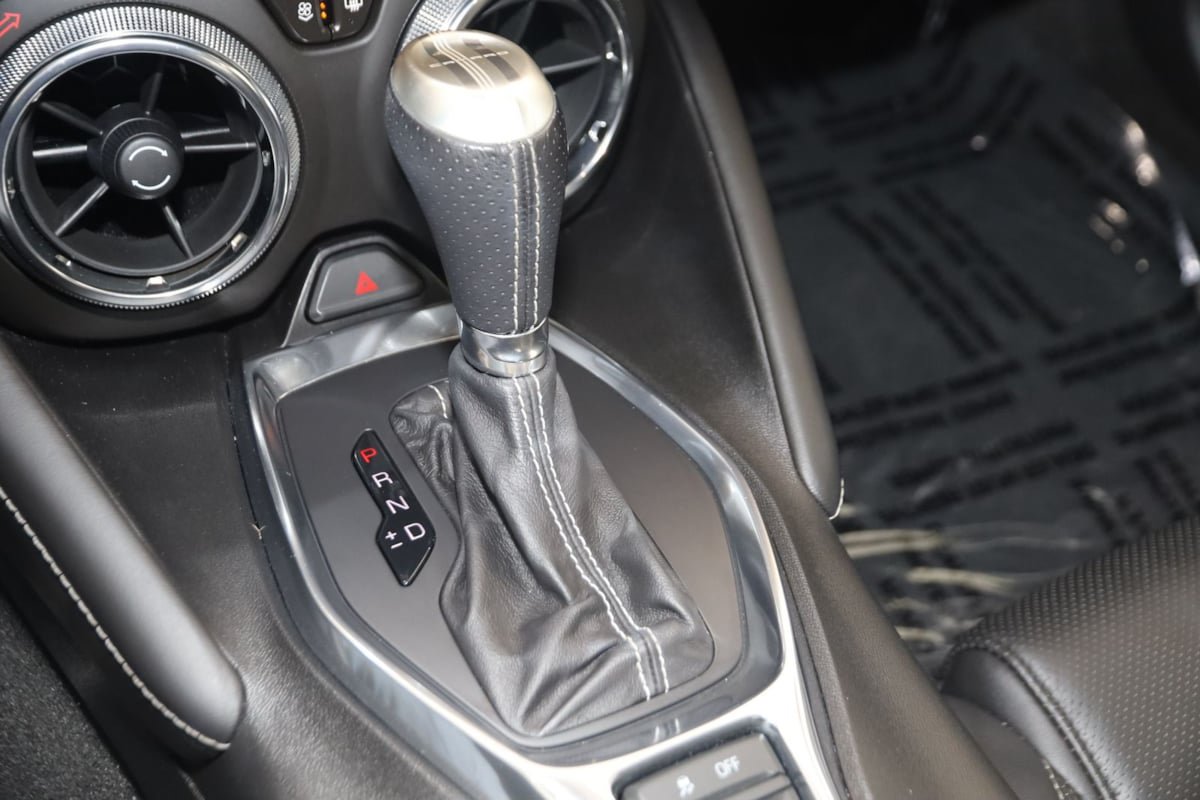 Used 2018 Chevrolet Camaro SS RWD image 7