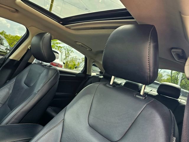 Used 2017 Ford Fusion Titanium FWD image 18