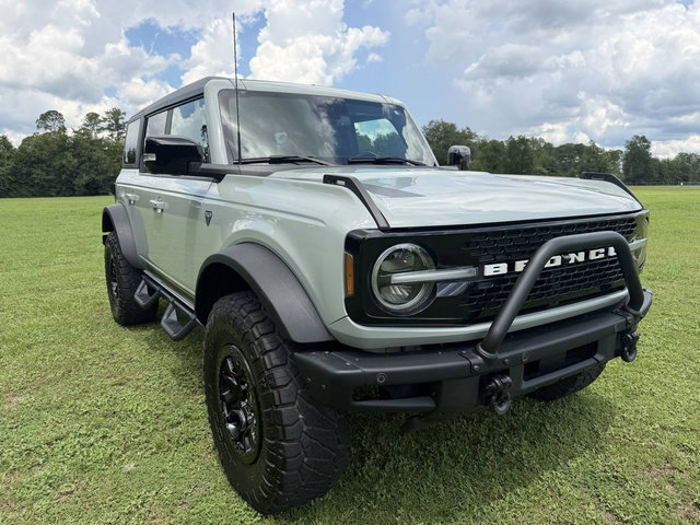 Used 2021 Ford Bronco First Edition AWD/4WD image 3