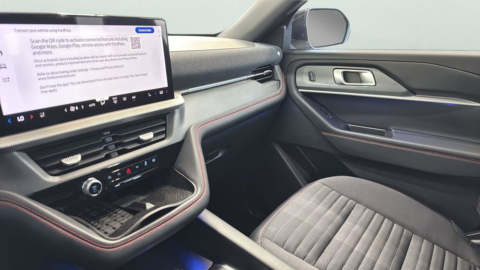 Certified 2025 Ford Explorer ST-Line w/ Premium Package image 19