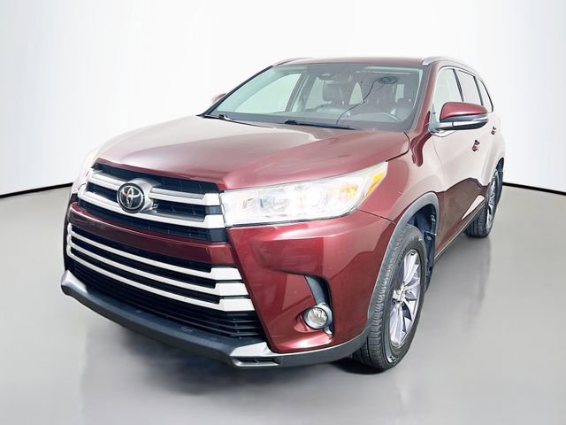 Used 2019 Toyota Highlander XLE AWD/4WD image 3