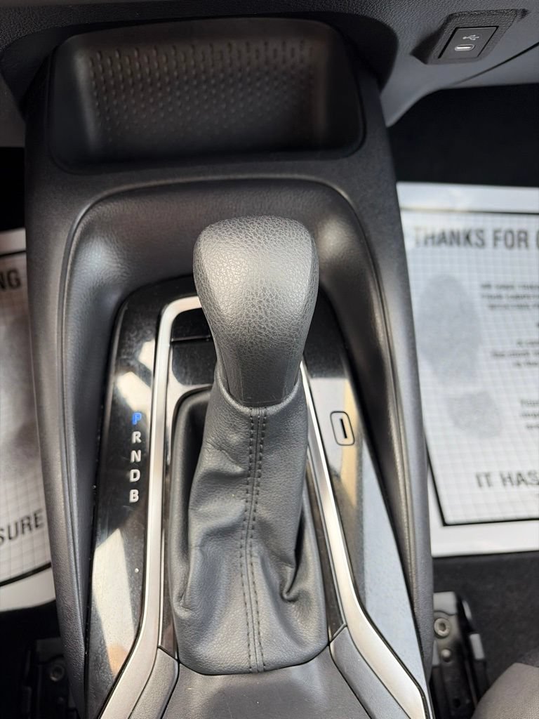 Used 2025 Toyota Corolla LE FWD image 31