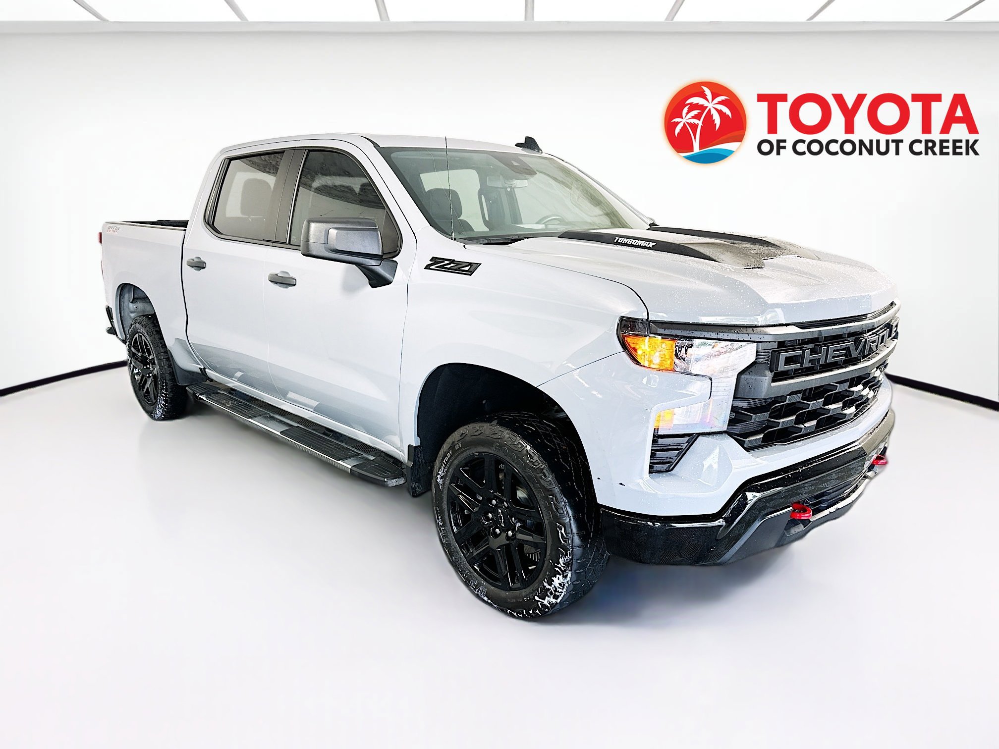 Used 2024 Chevrolet Silverado 1500 Custom Trail Boss w/ LPO, Dark Essentials Package AWD/4WD image 1