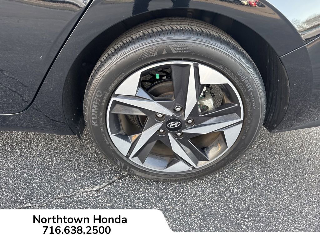 Used 2023 Hyundai Elantra SEL w/ Convenience Package FWD image 13