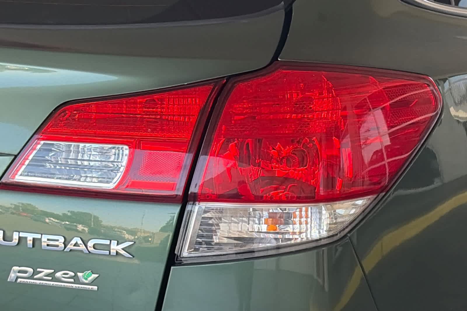 Used 2011 Subaru Outback 2.5i AWD/4WD image 28