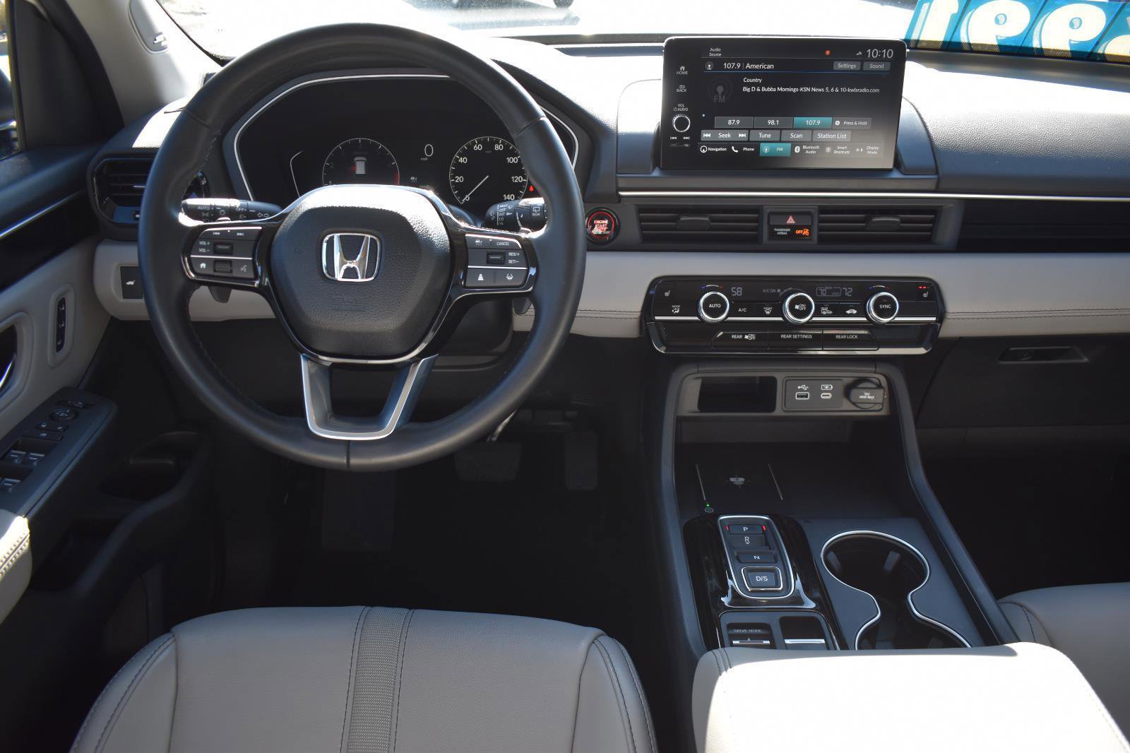 Used 2025 Honda Pilot Touring image 23