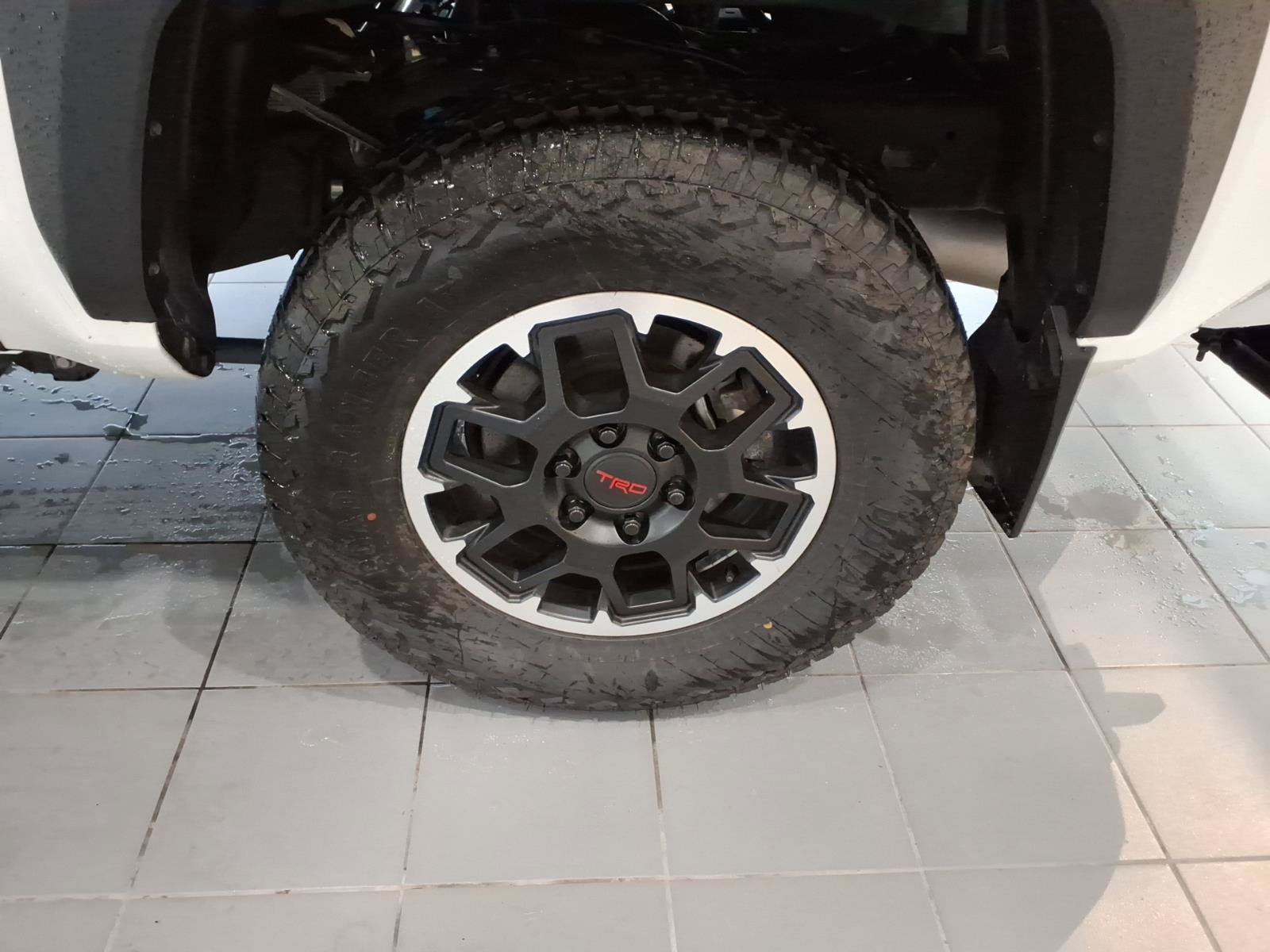 Used 2024 Toyota Tacoma TRD Off-Road w/ TRD Off Road Upgrade Package AWD/4WD image 17