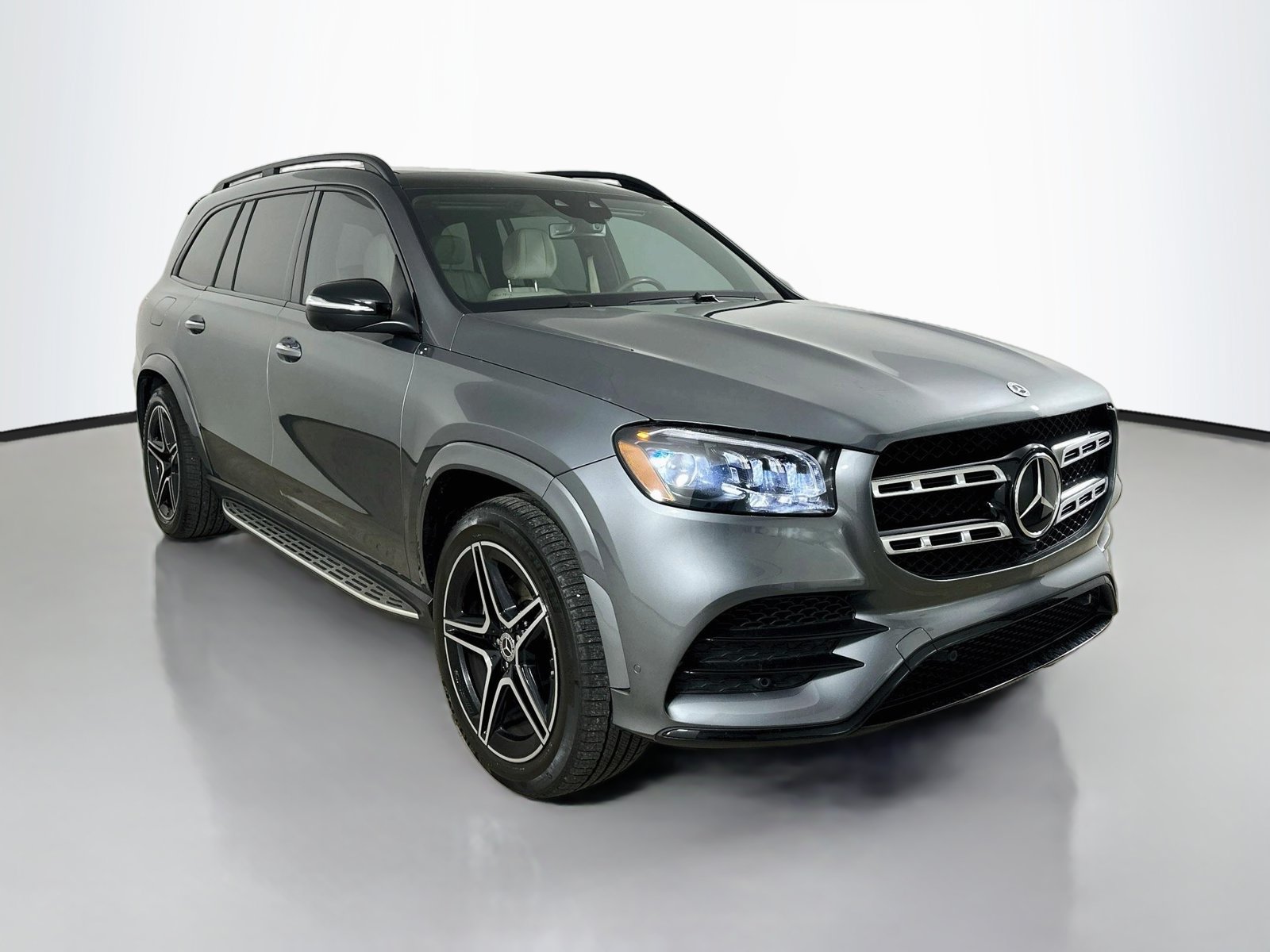 Used 2023 Mercedes-Benz GLS 580 4MATIC image 3