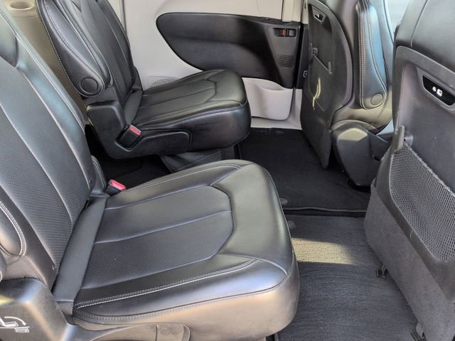 Used 2024 Chrysler Pacifica Touring-L FWD image 29