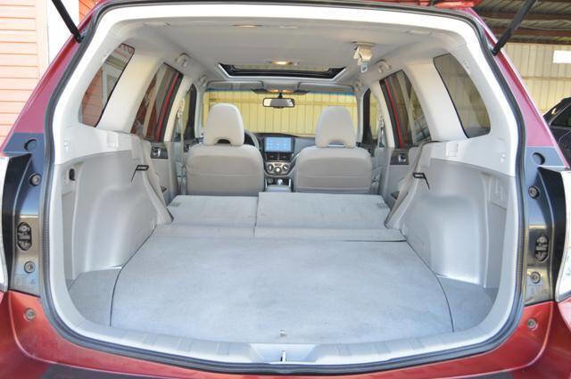 Used 2011 Subaru Forester 2.5X Premium w/ All-Weather Pkg image 37