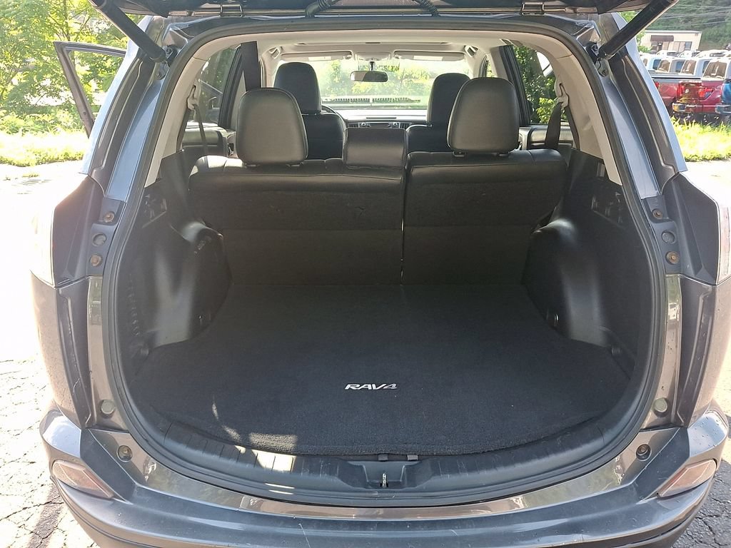 Used 2016 Toyota RAV4 XLE w/ Preferred Accessory Package FWD image 30