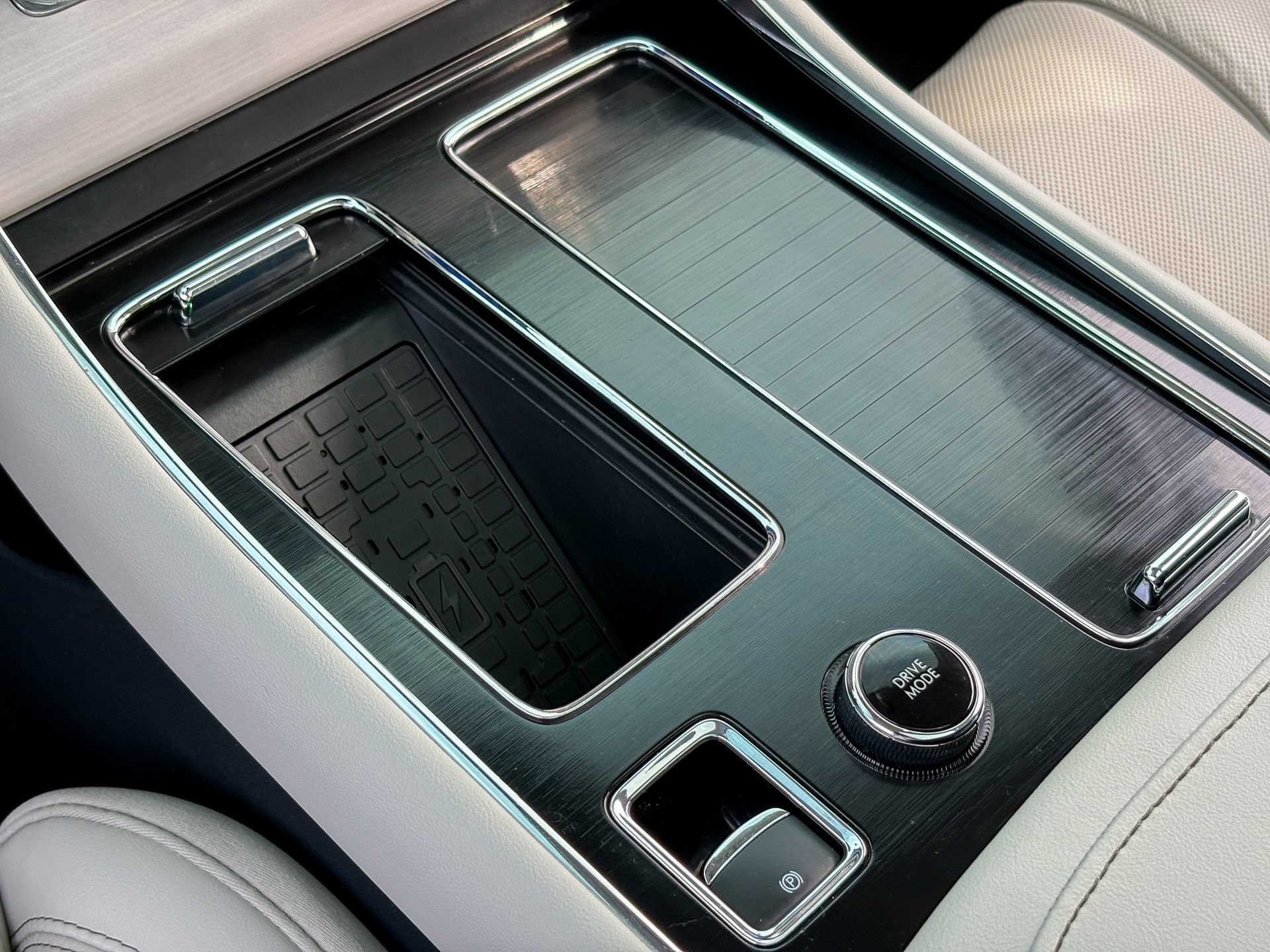 Used 2025 Lincoln Aviator Reserve w/ Luxury Package RWD image 39